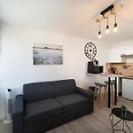 Fully Equipped Apartment St Charles Train Station