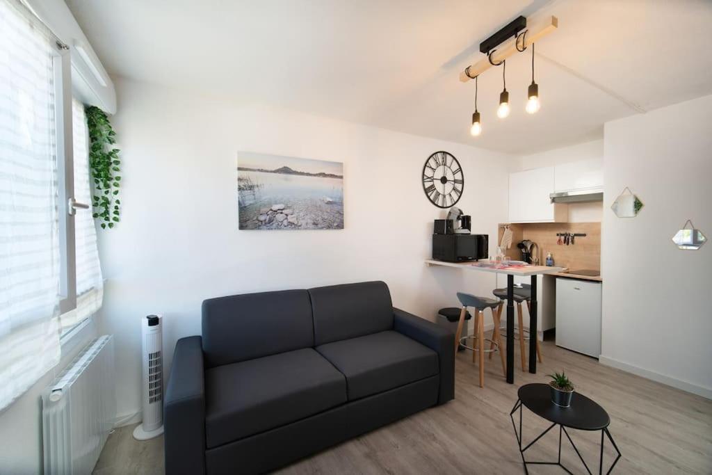 Fully Equipped St Charles Train Station Apartment Marseille